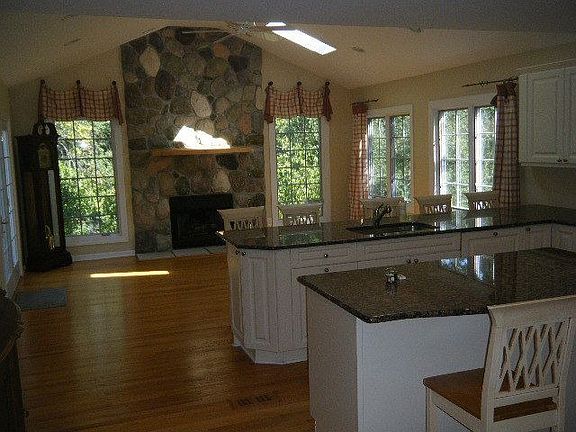 3rd image of 5915 Tabor Dr