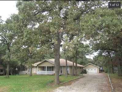 107 Tomahawk Dr, Lake Kiowa, TX, 76240