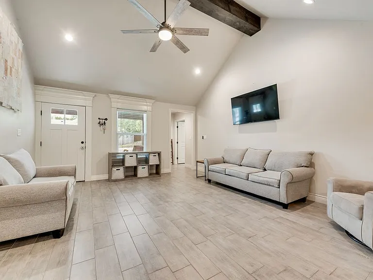 2601 Houston Ct — Photo 10