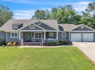 384 Whitcliff Dr, Cave Springs, AR 72718