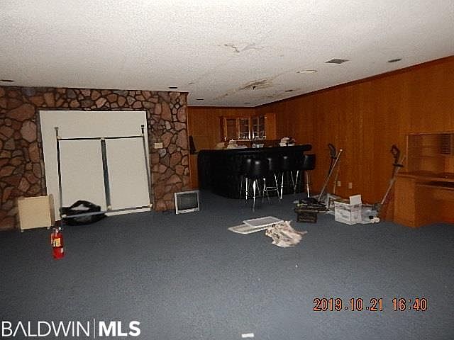 2nd image of 221 Barry Ave