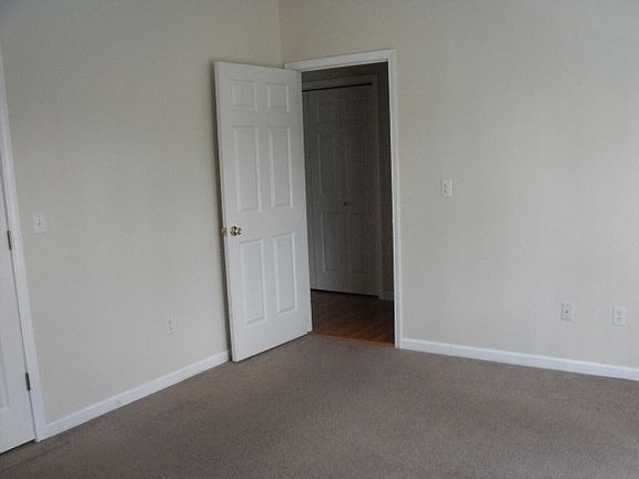 3rd image of 3109 W Walnut St APT 3
