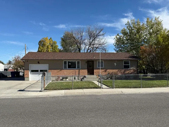 315 Elizabeth Dr, Riverton, WY 82501