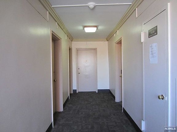 2nd image of 411 Park Pl APT 2B