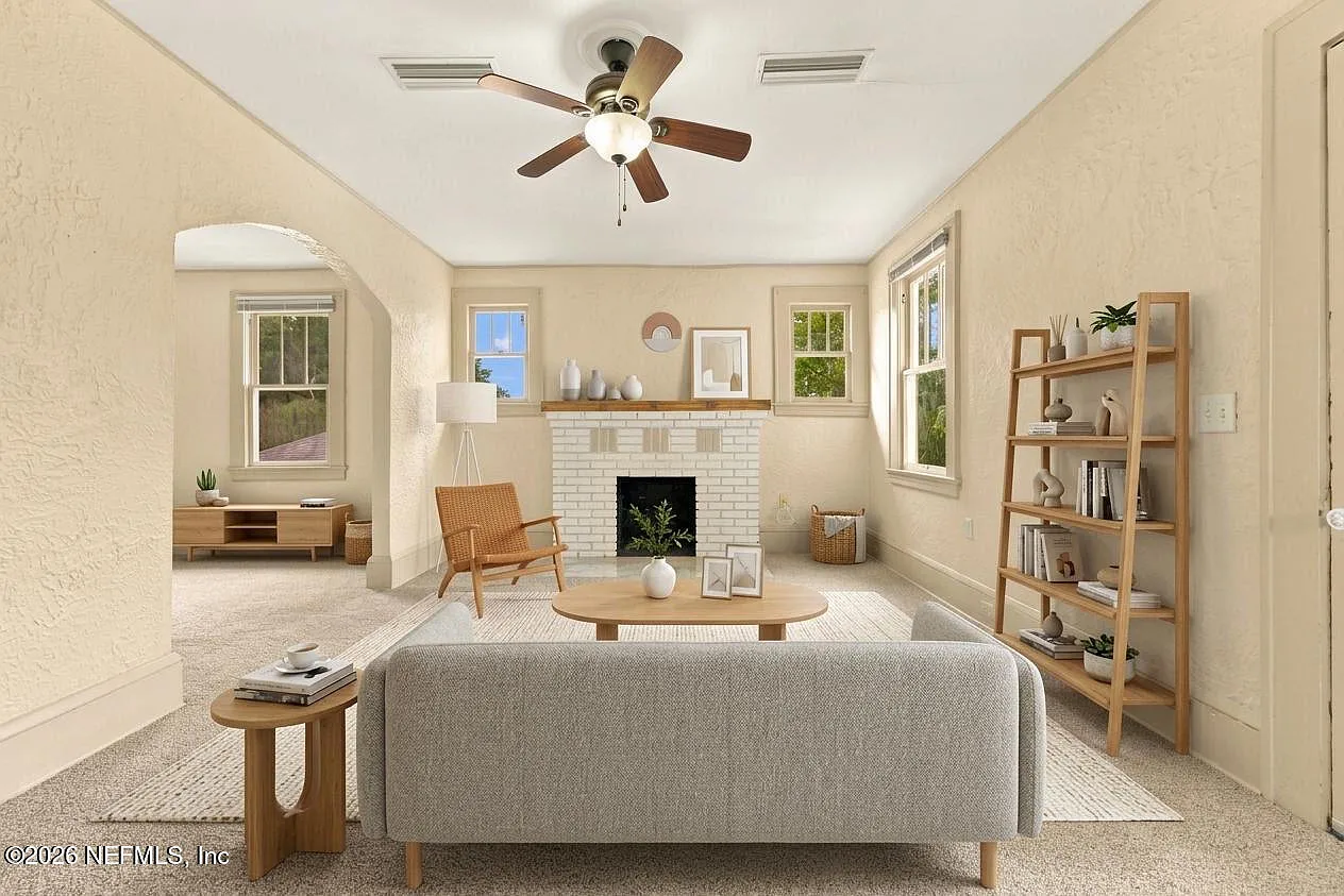 2 bed, 1.0 bath, 1230 sqft, $1,495 — Photo 3