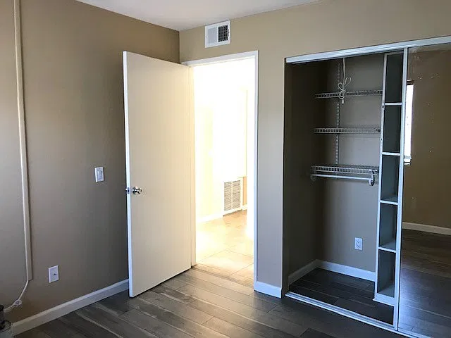 3 bed, 1199 sqft, $3,295 — Photo 2