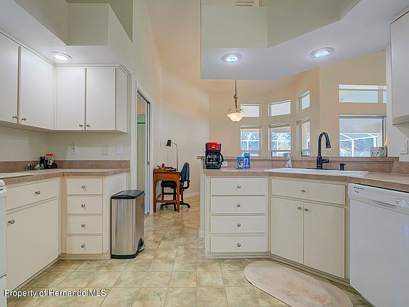 4th image of 2429 Clewiston St