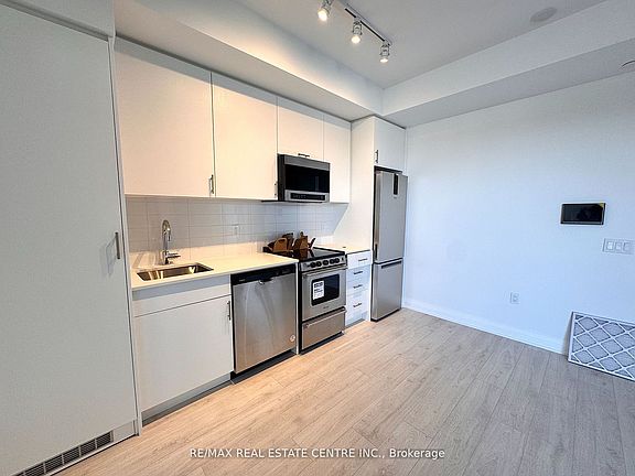 4th image of 412 Silver Maple Rd #428