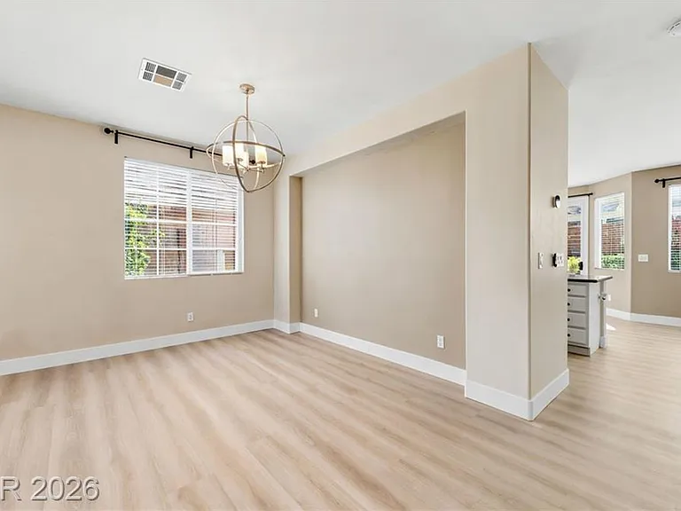 2551 Williamsburg St — Photo 12