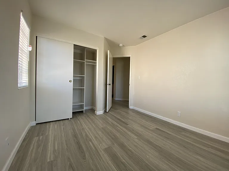34266 Kenwood Dr — Photo 23