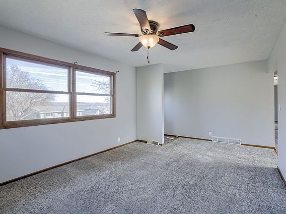 3rd image of 3113 Golden Blvd