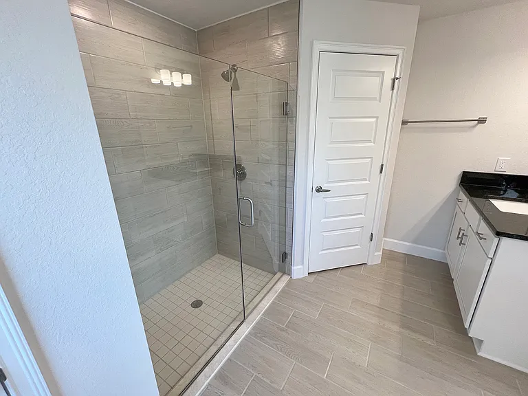 410 SE 1st Terrace Cpe — Photo 18