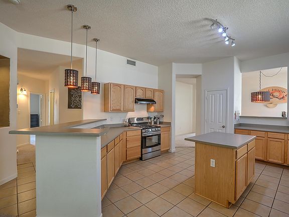 3rd image of 6216 Avenida Madrid NW
