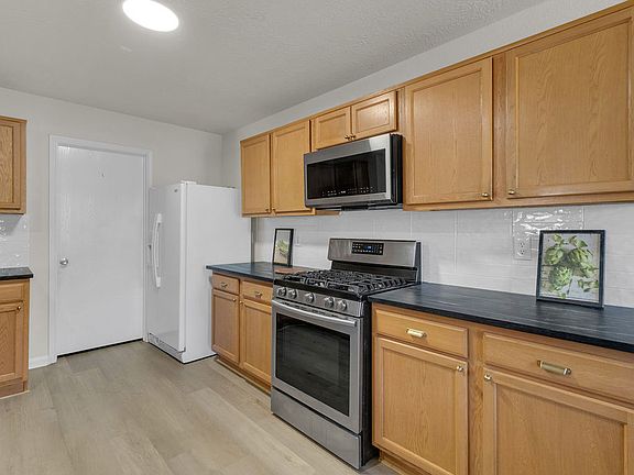 5th image of 18446 Westgate Springs Ln