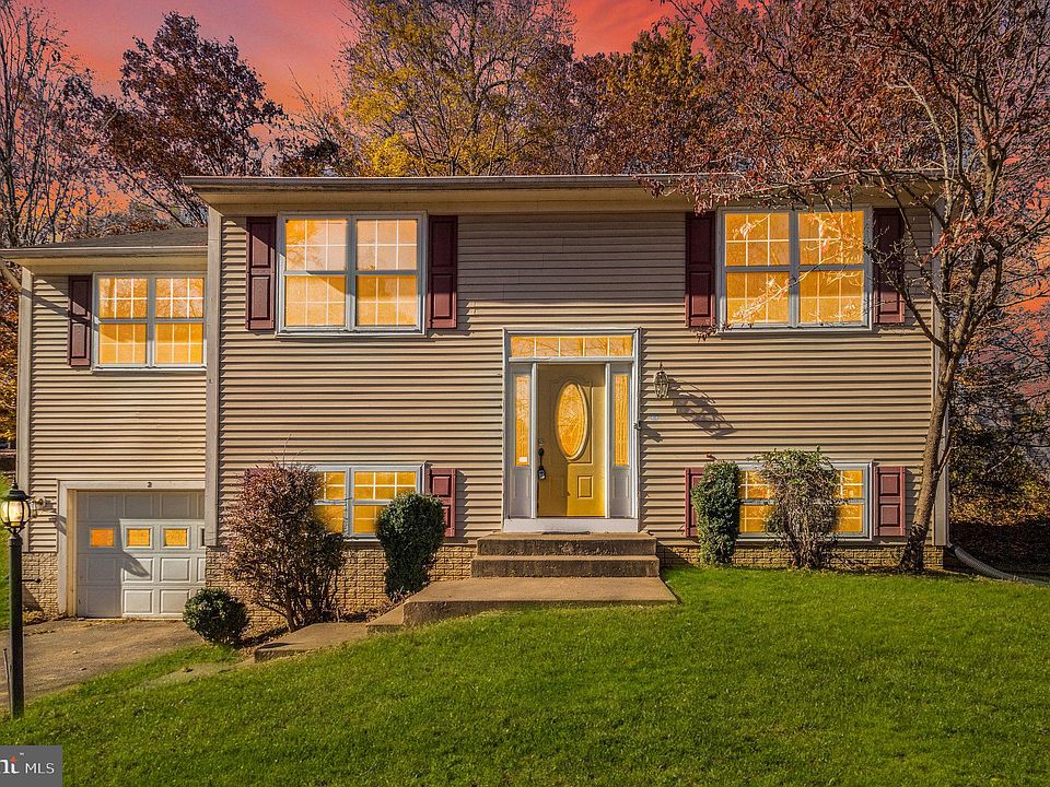 1st image of 2 Acacia Ct