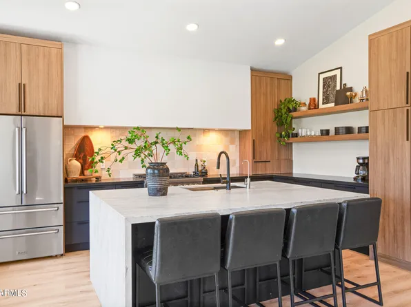 2980 S IOWA Street, Chandler, AZ 85286