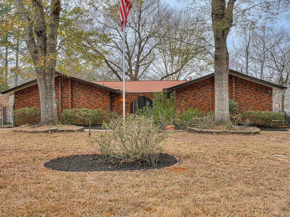 1st image of 4619 Silver Lake Drive