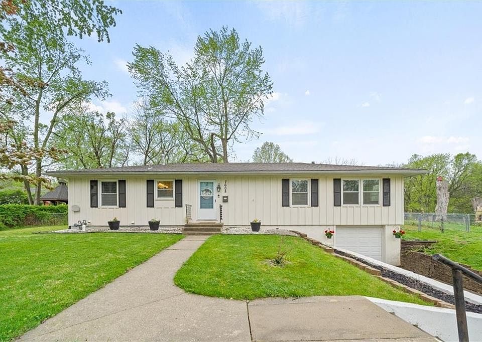 1st image of 7608 E 130th Ct