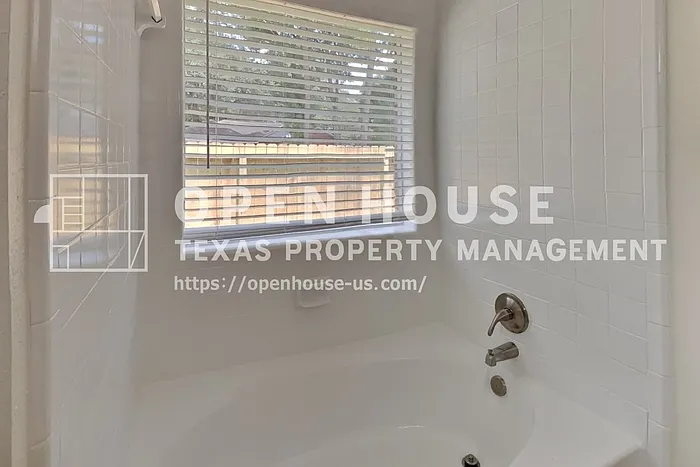 2631 Sherwood Hollow Ln — Photo 11