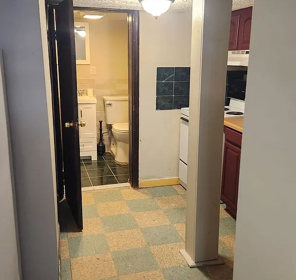 31 Seattle St #B — Photo 4