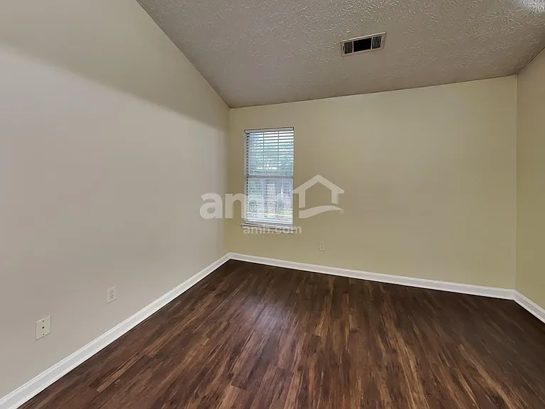 1735 Westfield Ct — Photo 11