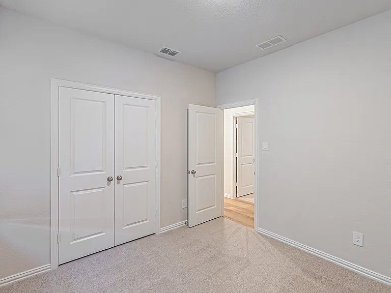 801 Leavenworth Dr — Photo 27