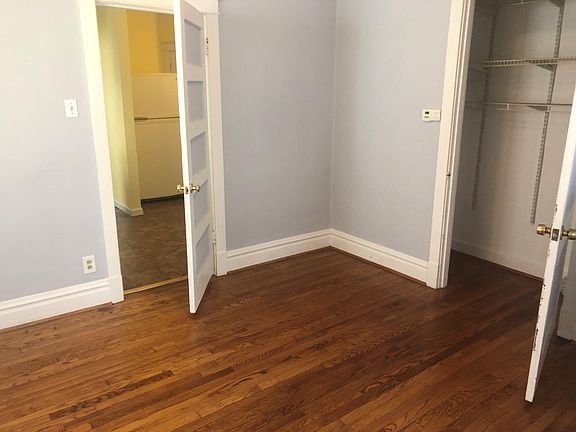 3rd image of 3970 Shenandoah Ave APT 1E