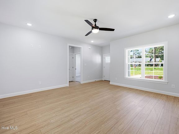 5th image of 325 W Washington Street