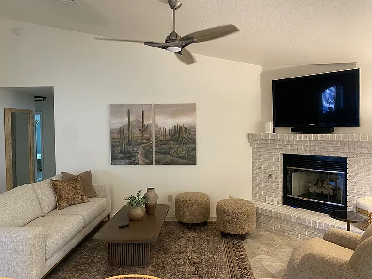 2460 W Catalpa Rd — Photo 18