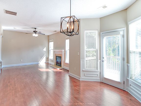 5th image of 203 Stone Park Dr