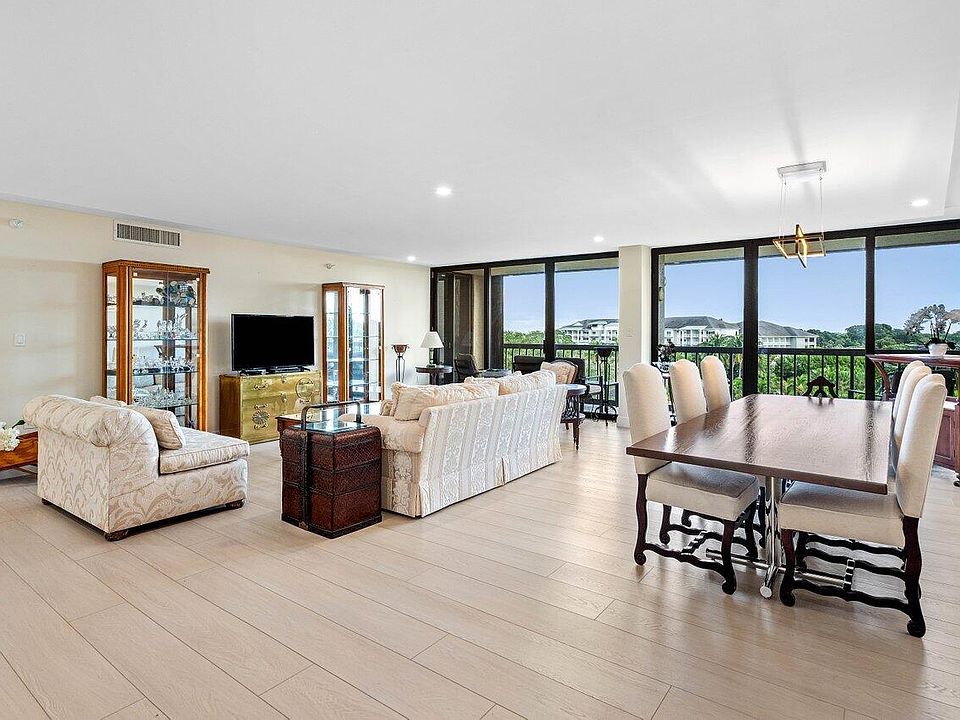 1st image of 2450 Presidential Way #607