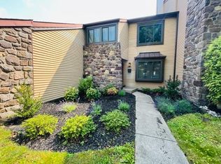 2129 Weybridge Cmn, Holland, PA 18966