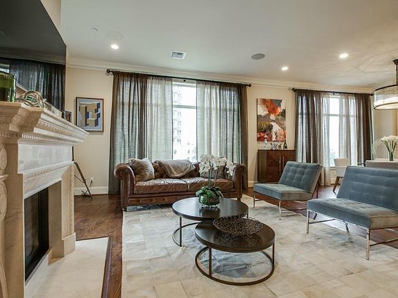 2nd image of 2555 N Pearl St APT 304