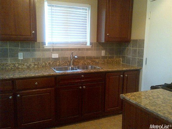 4th image of 5107 Alcott Dr