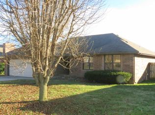 3860 W Edgewood St, Springfield, MO 65807