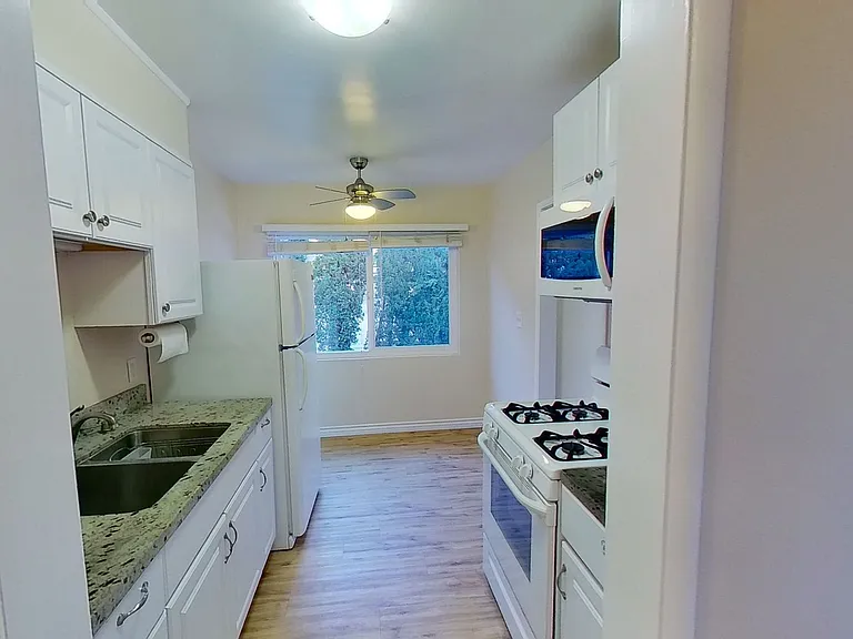 210 Arden Rd — Photo 6