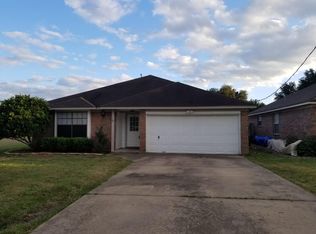 363 Hill St, Sealy, TX 77474