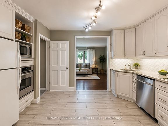5th image of 25 Laurentian Dr S