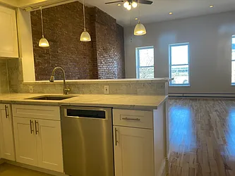 Rented by R New York