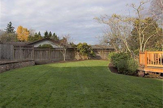2nd image of 1421 177th Ave NE