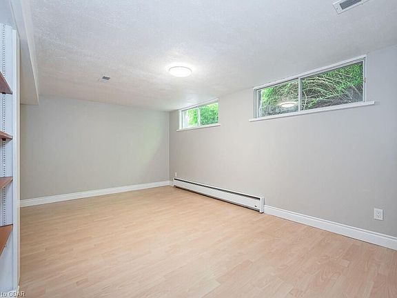 5th image of 95 College Ave W #B