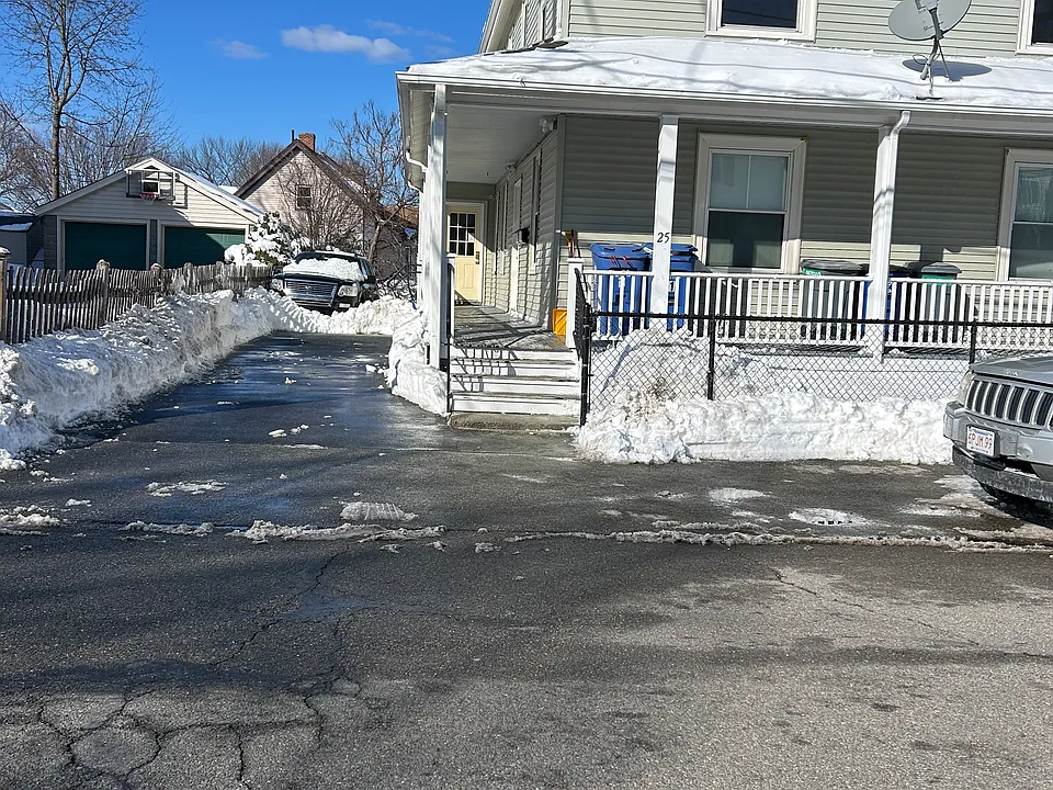 25 Charles St #1