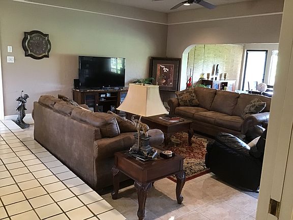 4th image of 30 Coventry Dr