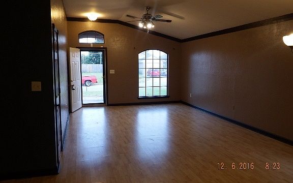 2nd image of 3911 SW Pecan Pl