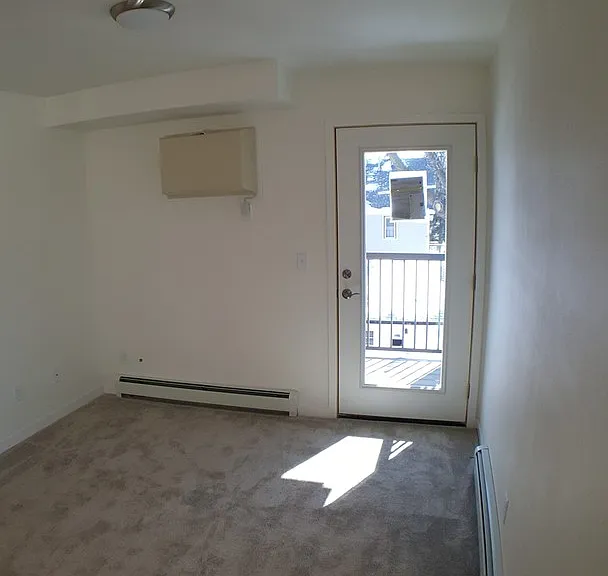 811 10th Ave N — Photo 8