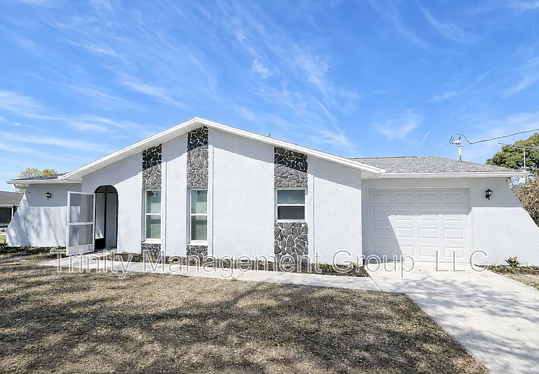 10449 Mayflower Rd — Photo 1
