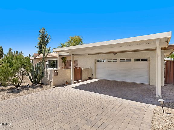 3rd image of 2122 E Balboa Dr