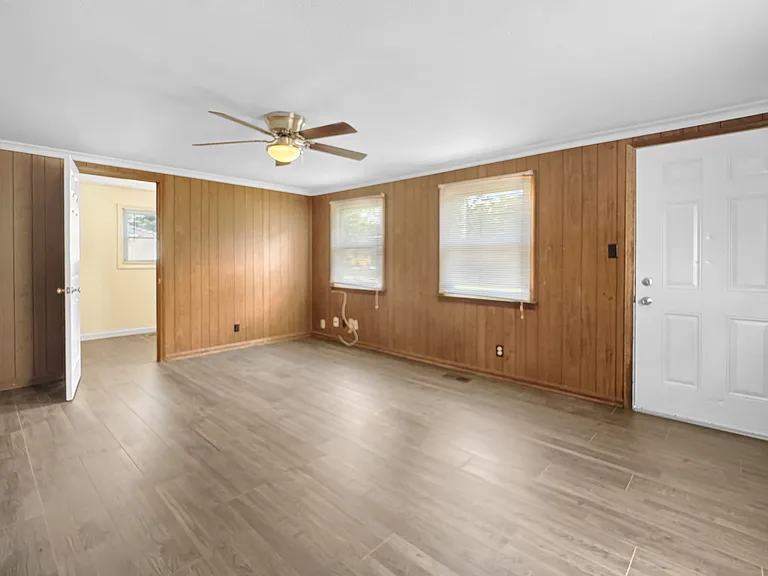 1727 Covert Ave — Photo 6