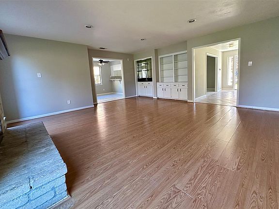 4th image of 2818 Stoney Wood Dr