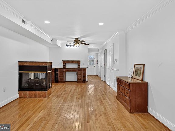 3rd image of 1353 C St SE